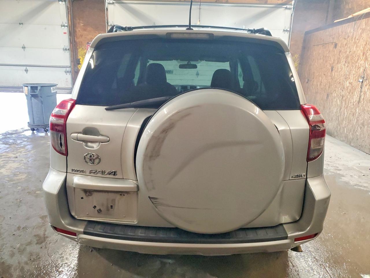 2010 TOYOTA RAV4 photo 6