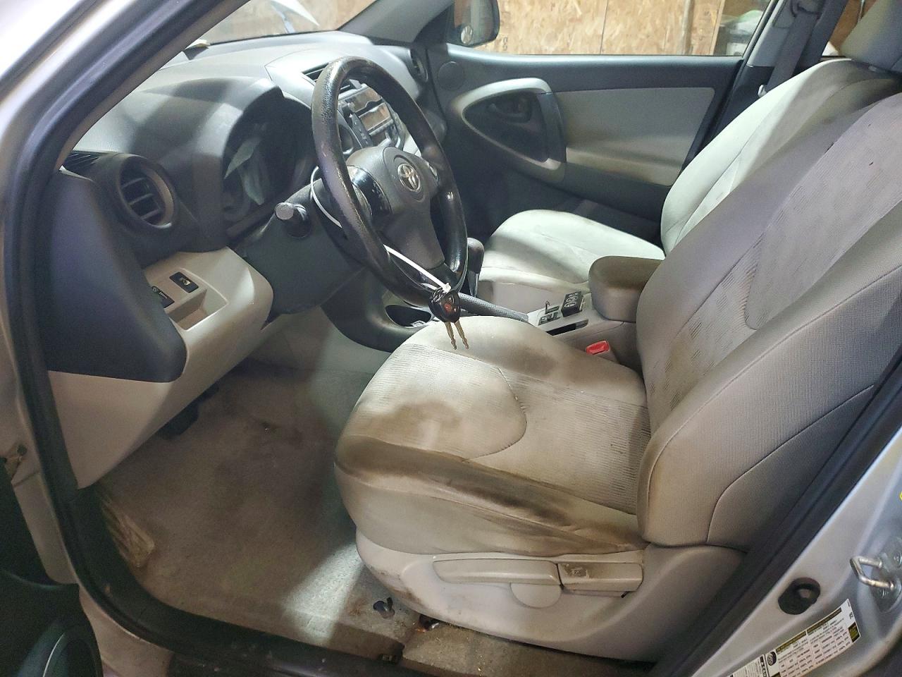 2010 TOYOTA RAV4 photo 7
