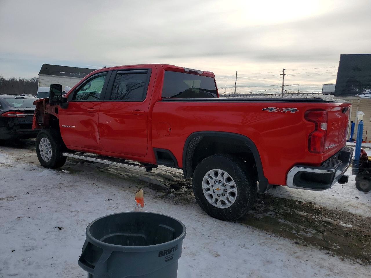 2024 CHEVROLET SILVERADO K2500 HEAVY DUTY LT photo 2