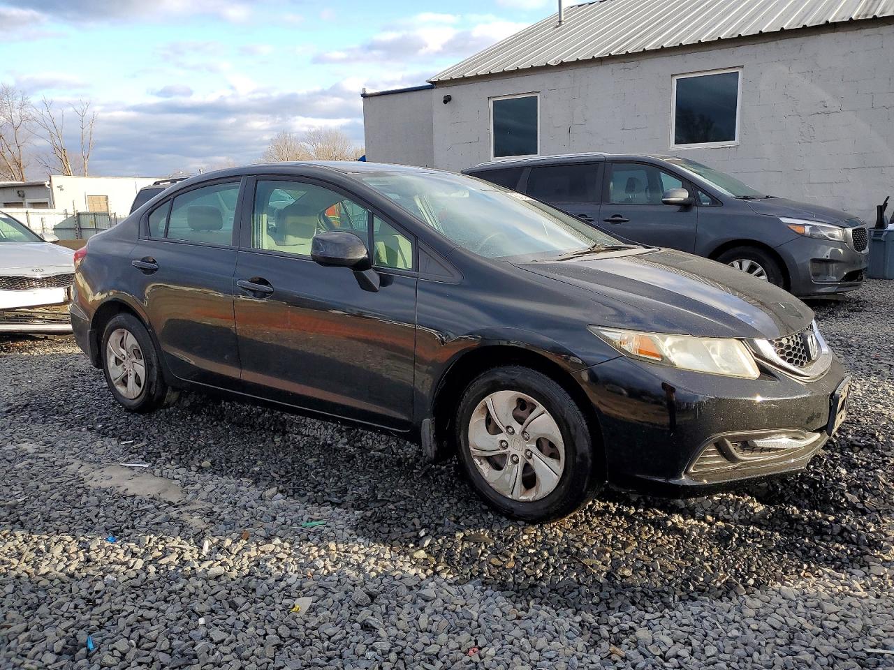 2013 HONDA CIVIC LX photo 4