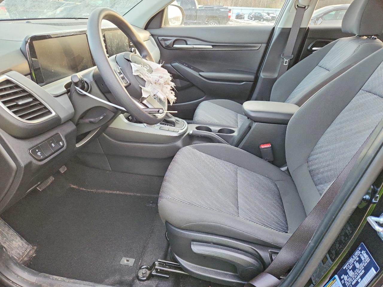 2025 KIA SELTOS LX photo 7