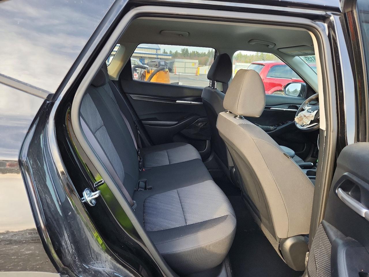 2025 KIA SELTOS LX photo 10