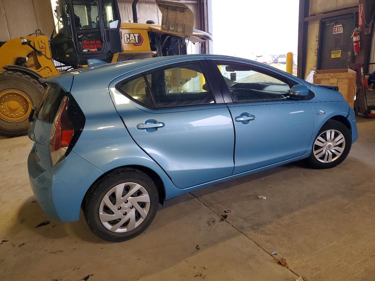 2015 TOYOTA PRIUS C photo 3