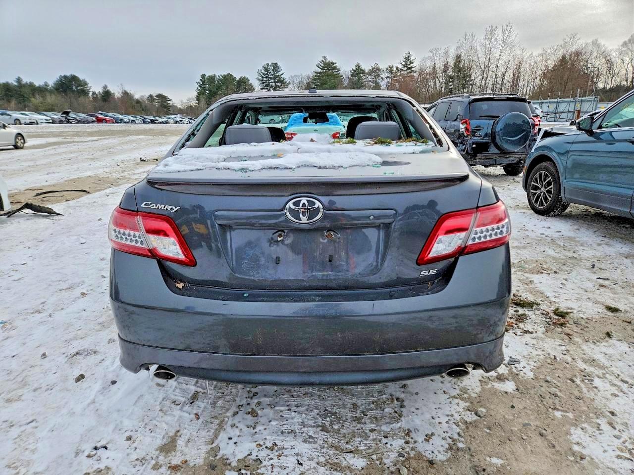2010 TOYOTA CAMRY BASE photo 16