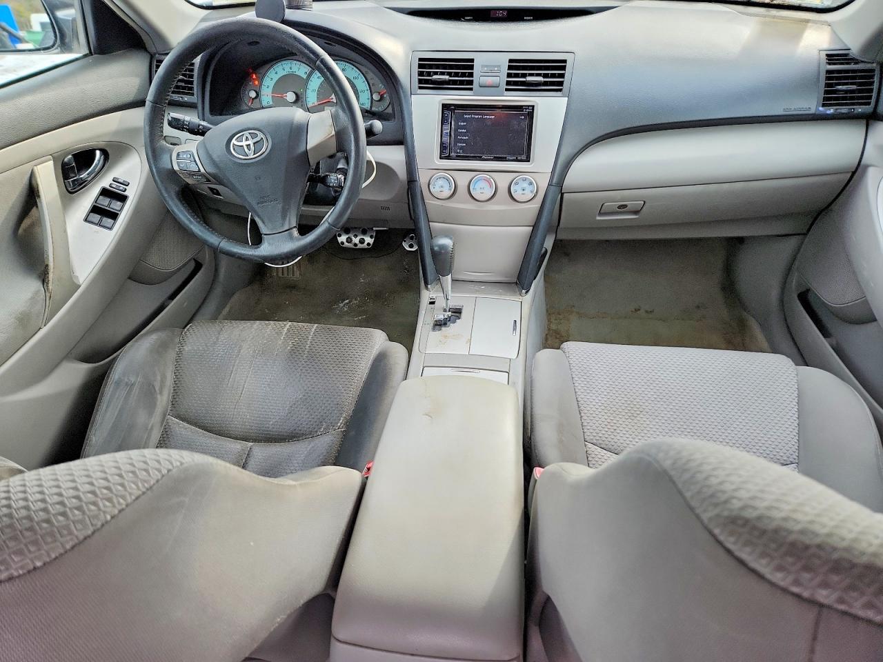 2010 TOYOTA CAMRY BASE photo 22