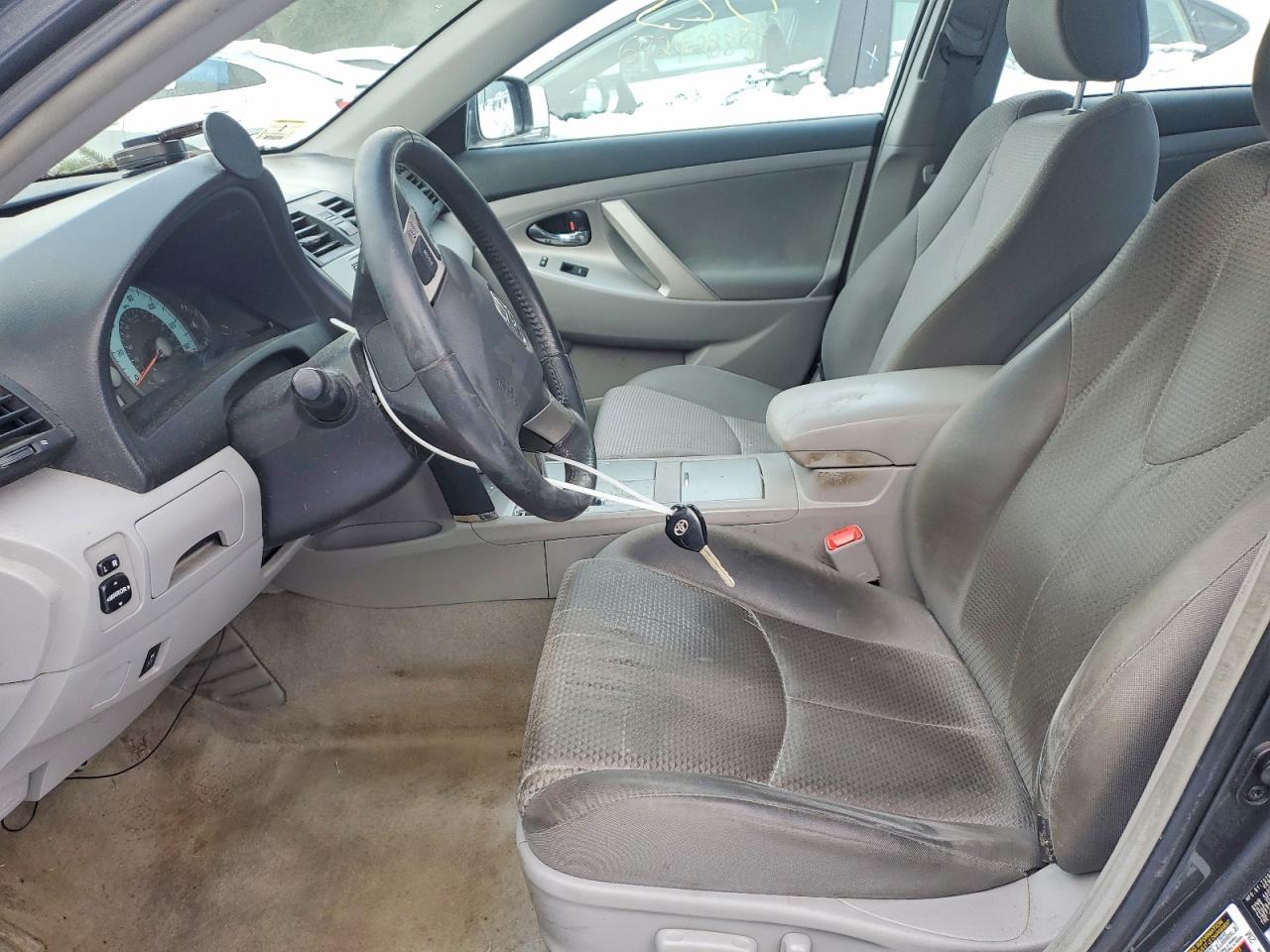 2010 TOYOTA CAMRY BASE photo 19