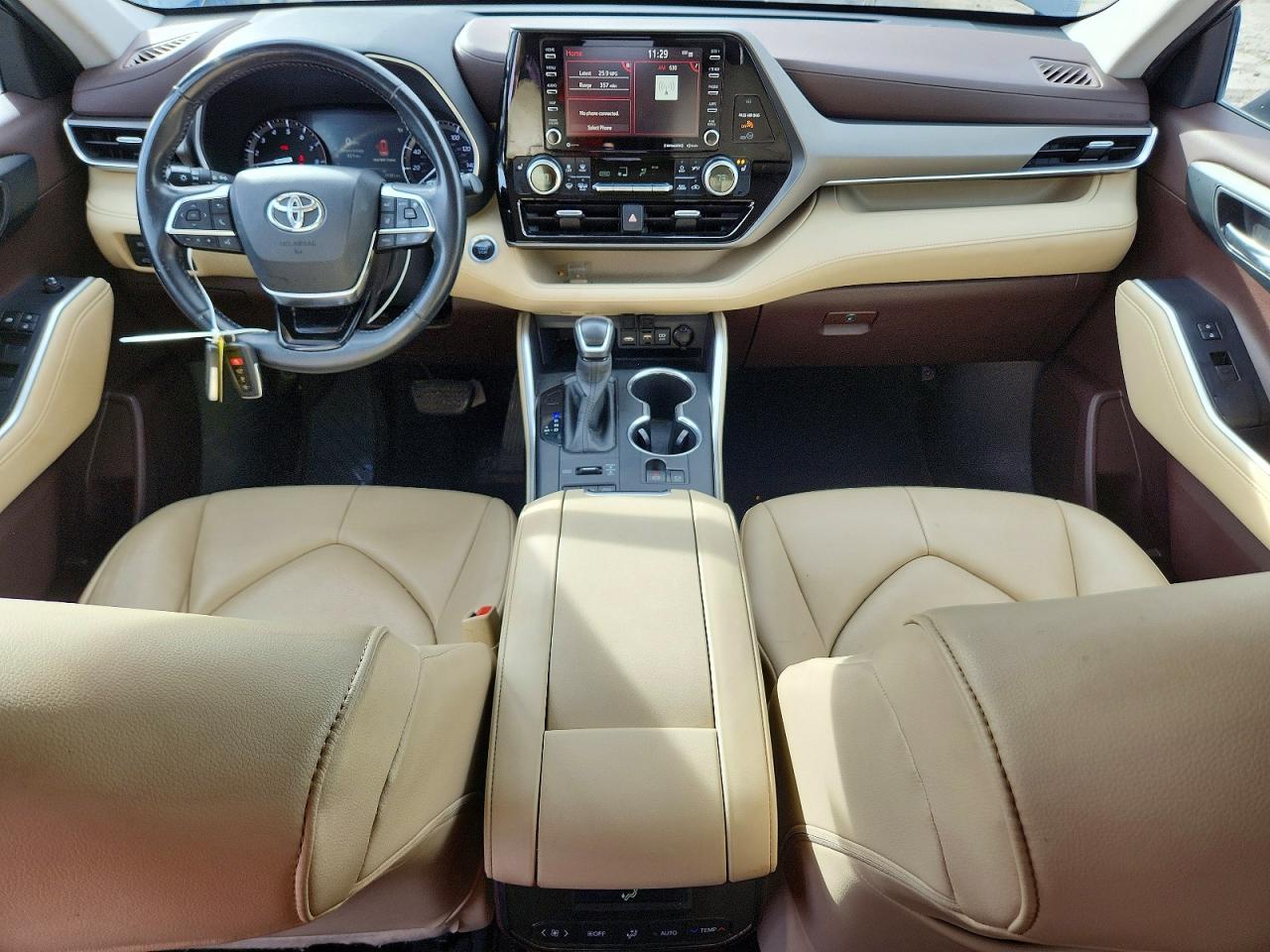 2020 TOYOTA HIGHLANDER XLE photo 8