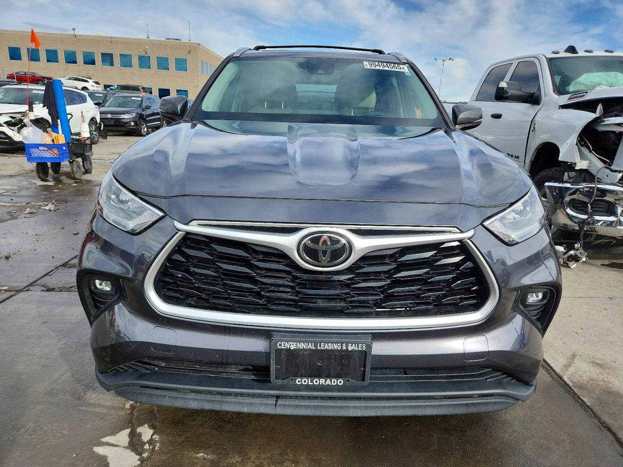2020 TOYOTA HIGHLANDER XLE photo 5