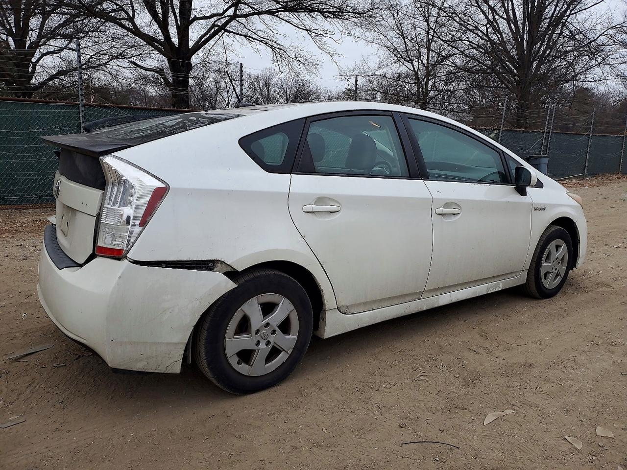 2011 TOYOTA PRIUS photo 5