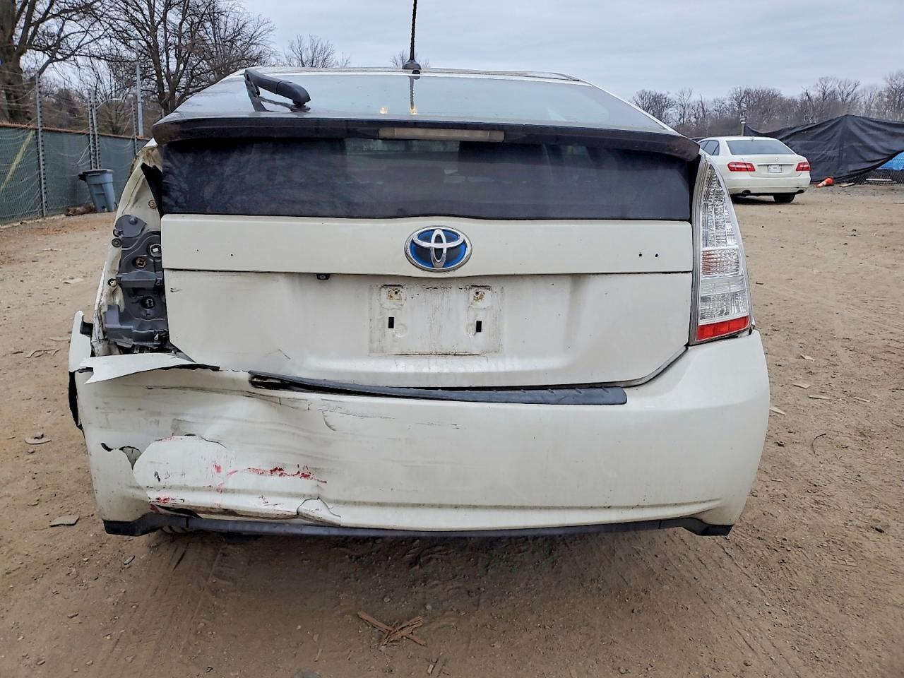 2011 TOYOTA PRIUS photo 11