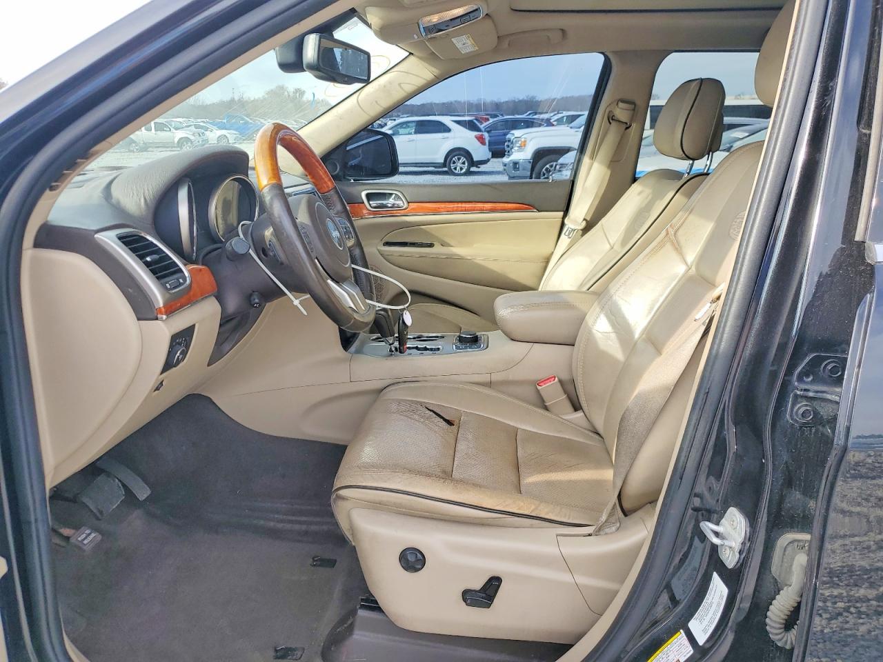 2012 JEEP GRAND CHEROKEE OVERLAND photo 7