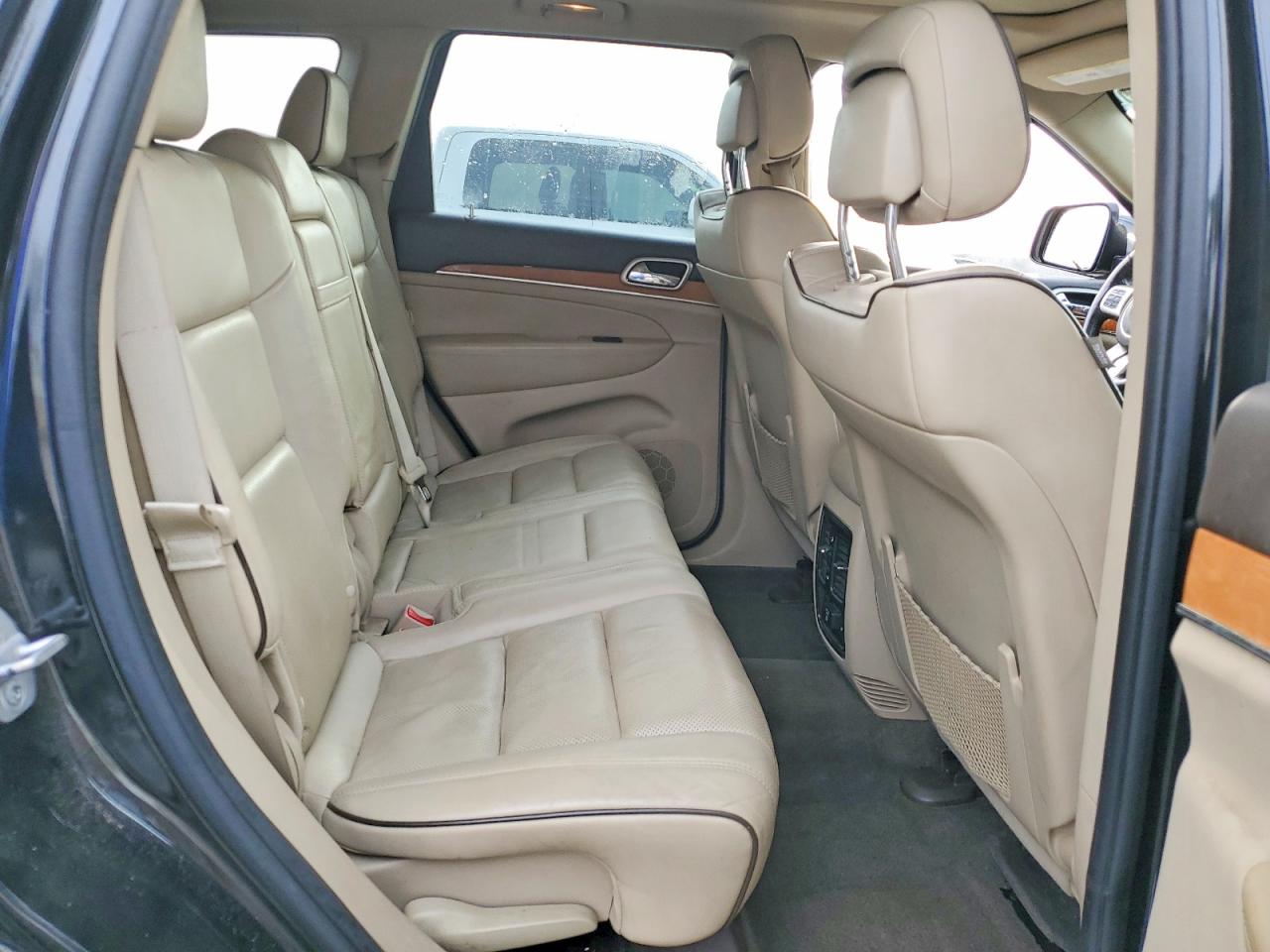 2012 JEEP GRAND CHEROKEE OVERLAND photo 11