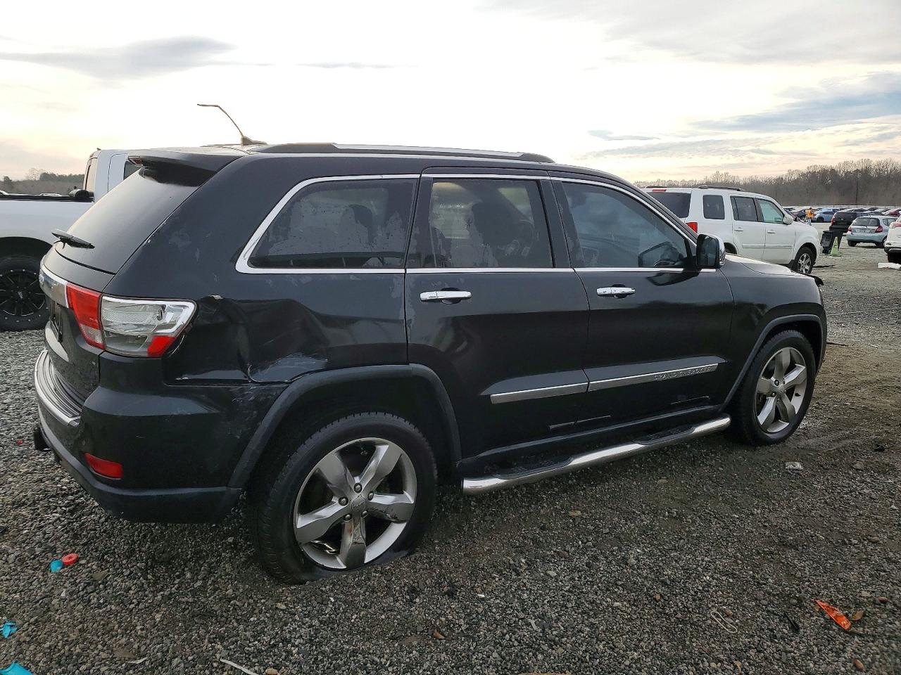 2012 JEEP GRAND CHEROKEE OVERLAND photo 3