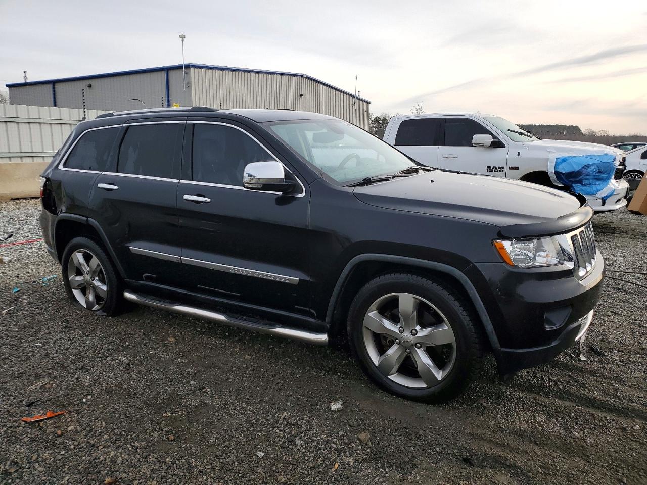2012 JEEP GRAND CHEROKEE OVERLAND photo 4