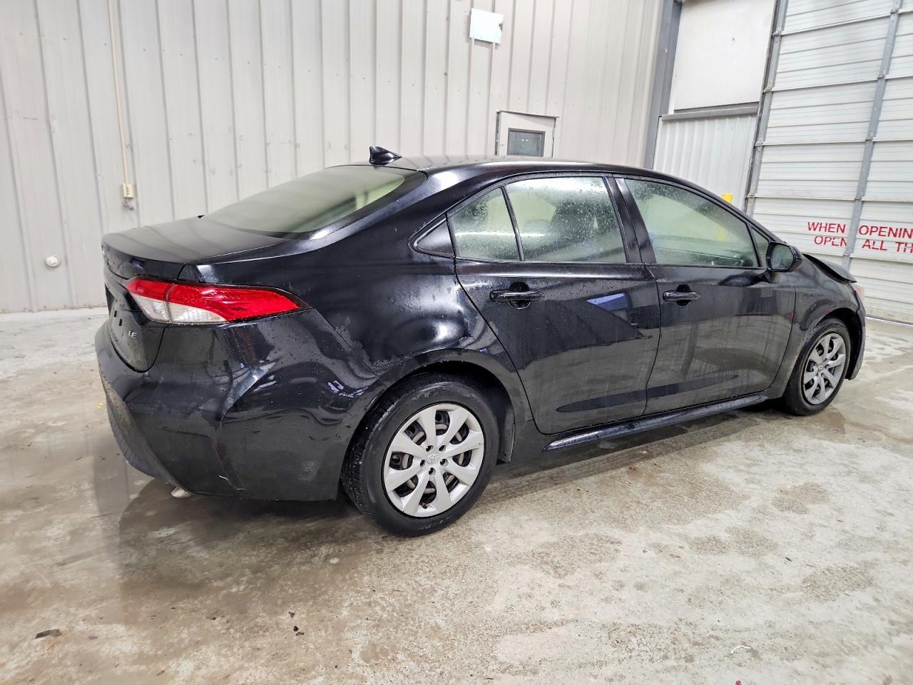 2023 TOYOTA COROLLA LE photo 3