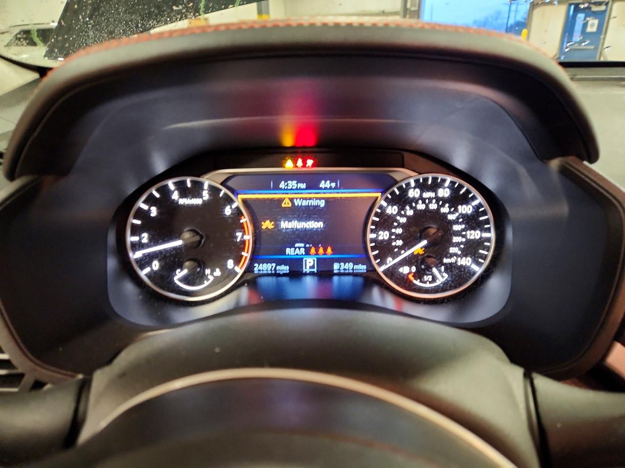 2025 NISSAN ALTIMA SR photo 9