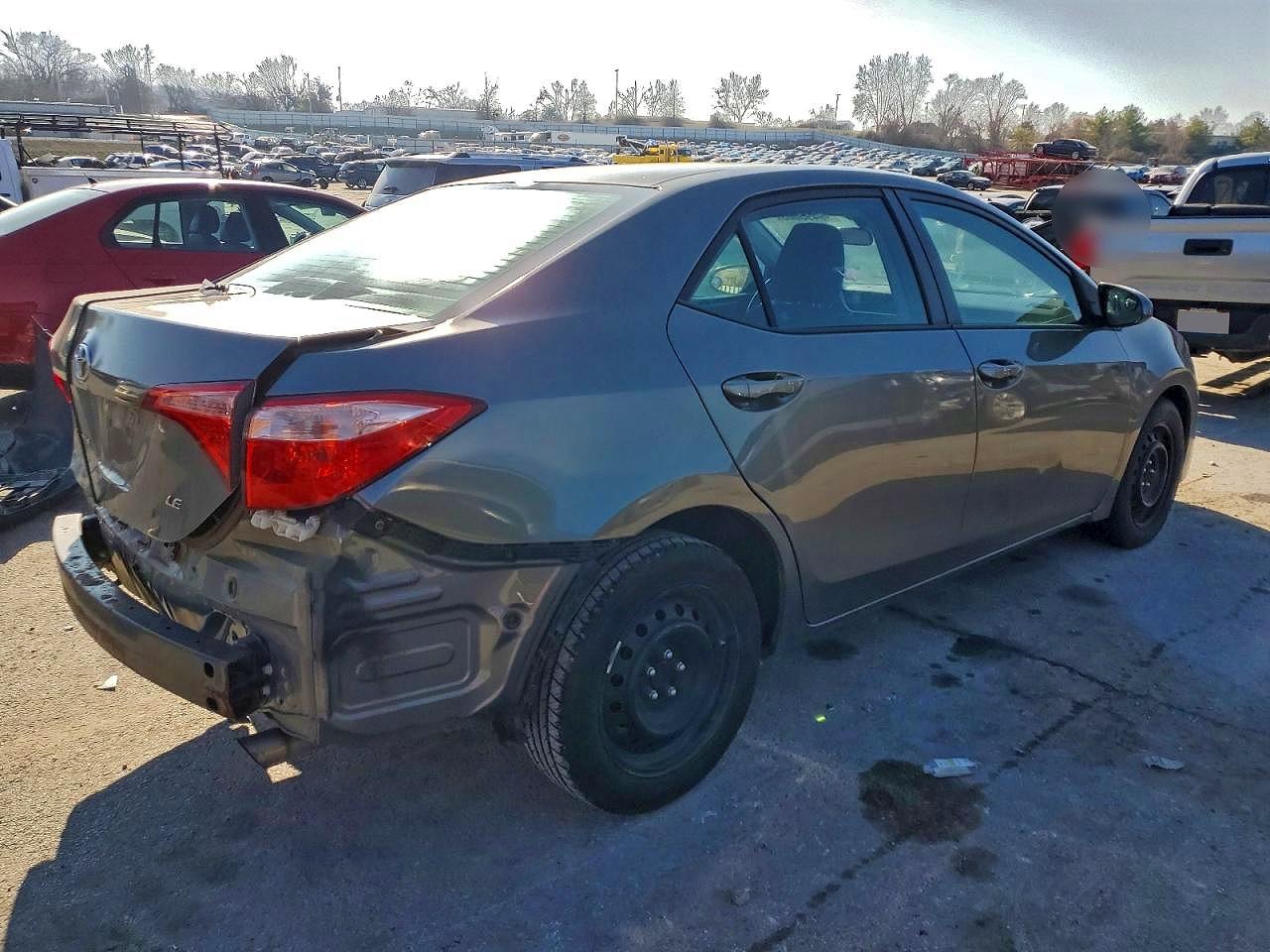 2019 TOYOTA COROLLA L photo 3