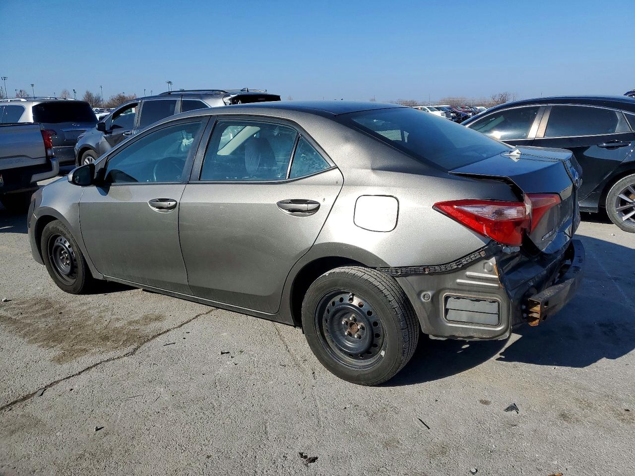 2019 TOYOTA COROLLA L photo 2