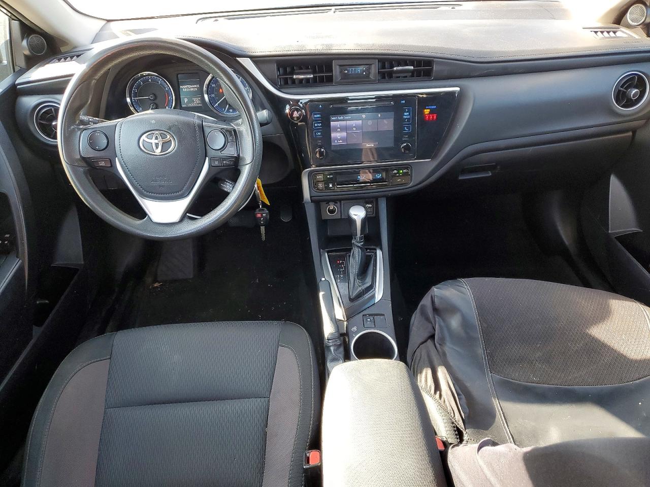 2019 TOYOTA COROLLA L photo 8
