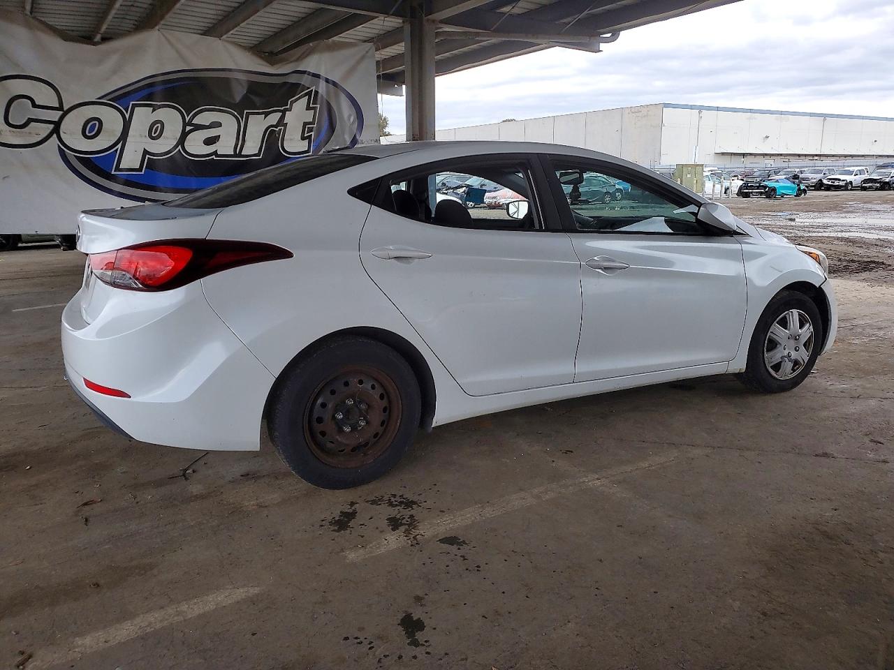 2016 HYUNDAI ELANTRA SE photo 3