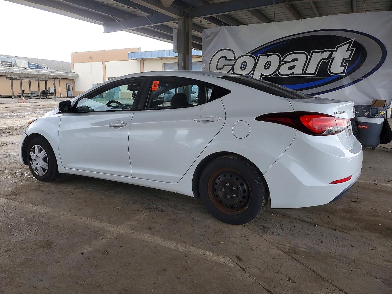 2016 HYUNDAI ELANTRA SE photo 2
