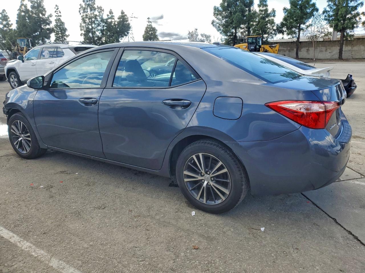 2017 TOYOTA COROLLA L photo 3