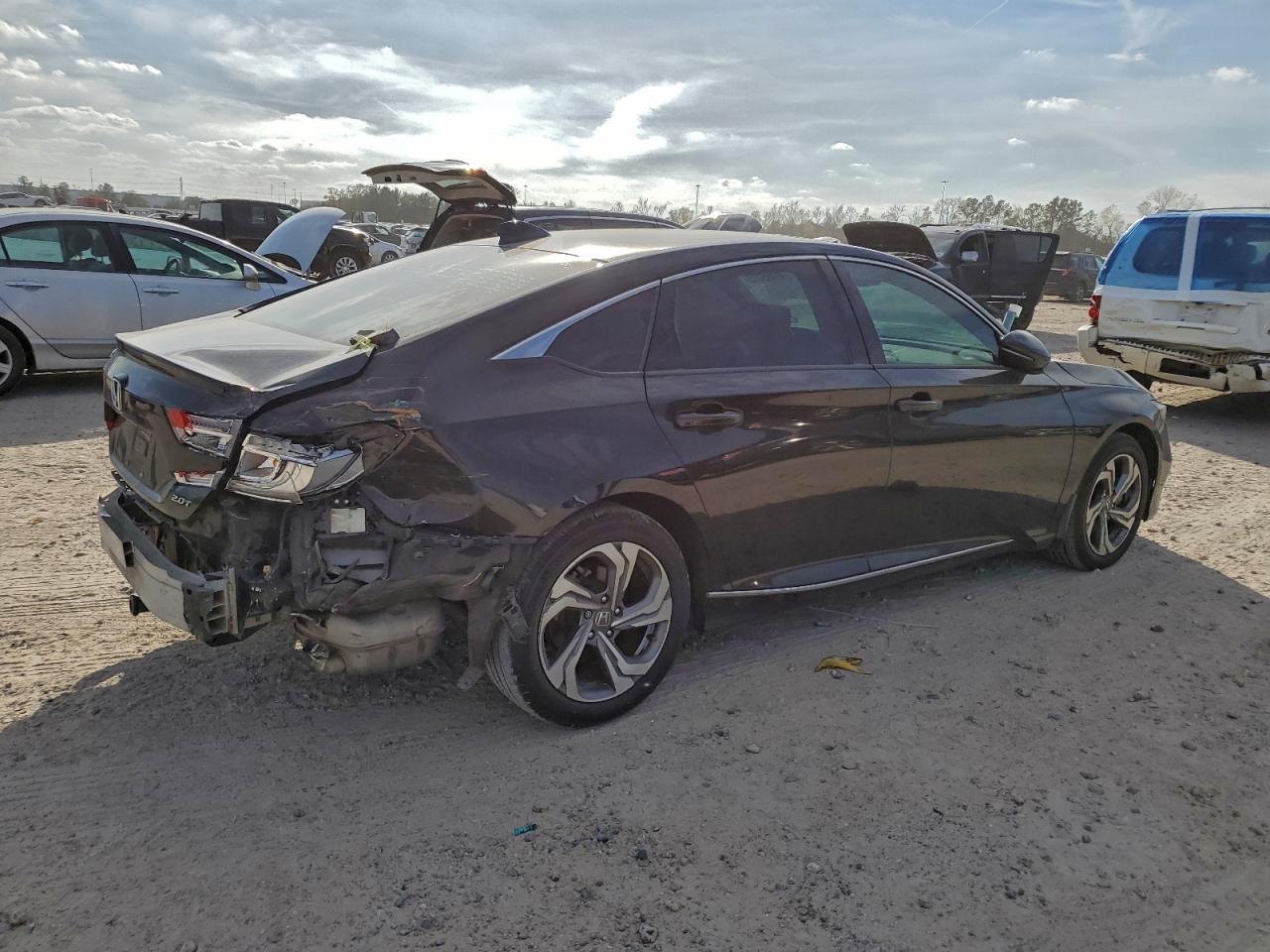 2018 HONDA ACCORD EXL photo 5