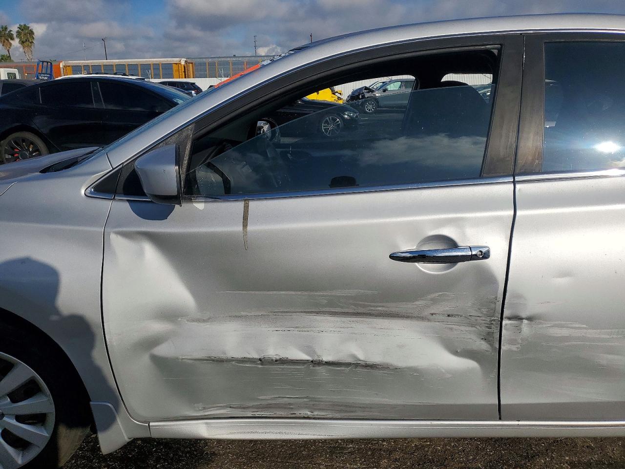 2019 NISSAN SENTRA S photo 7