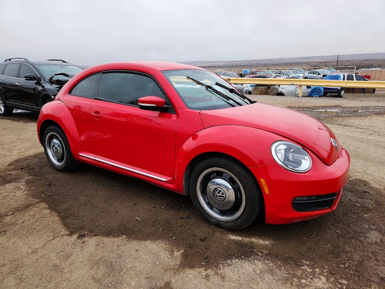2013 VOLKSWAGEN BEETLE photo 4