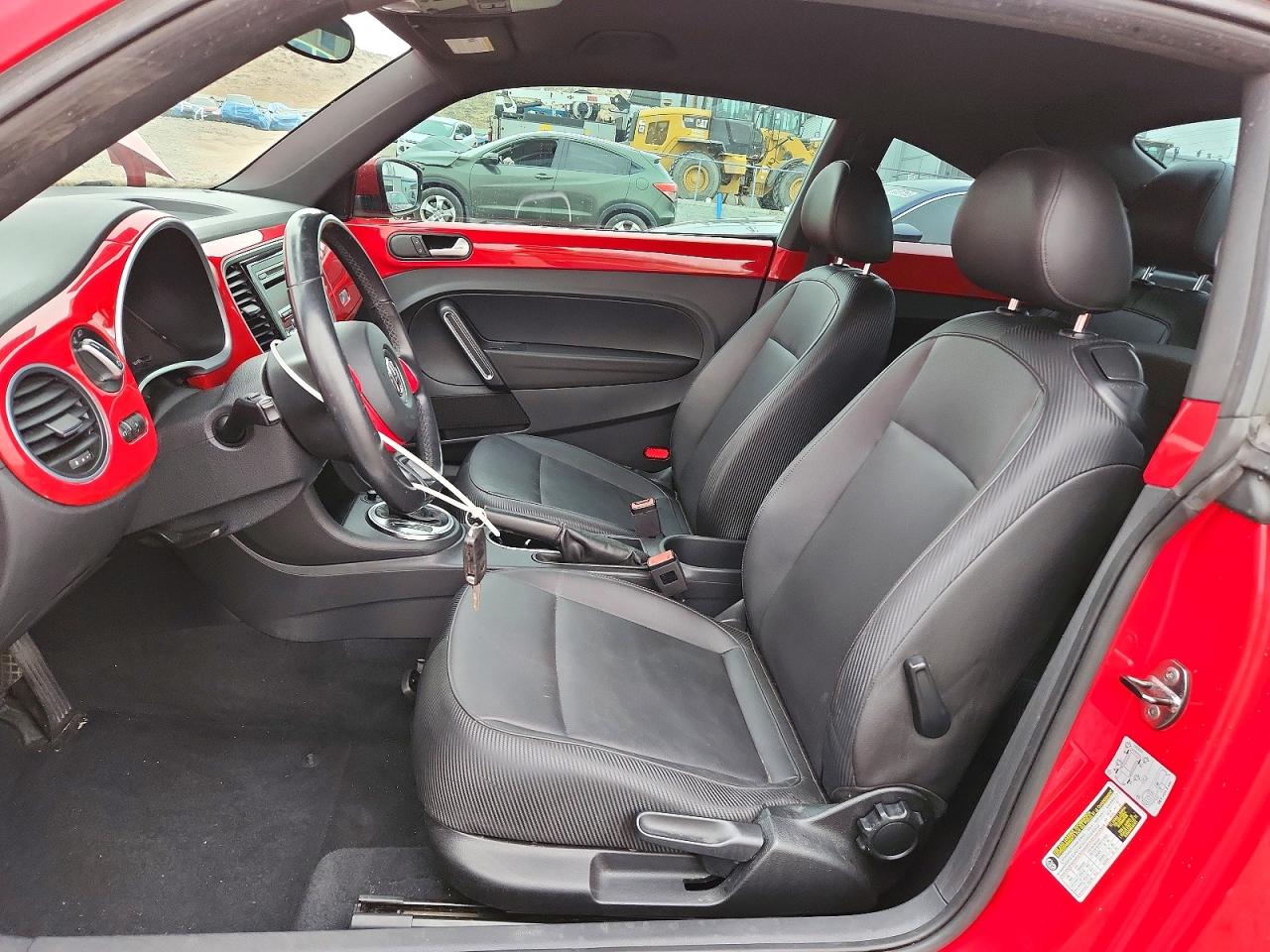 2013 VOLKSWAGEN BEETLE photo 7