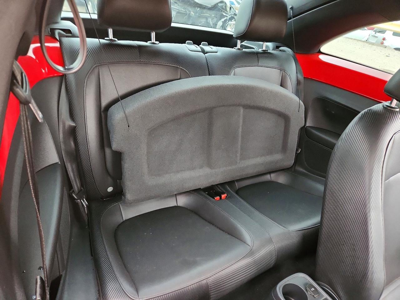 2013 VOLKSWAGEN BEETLE photo 10