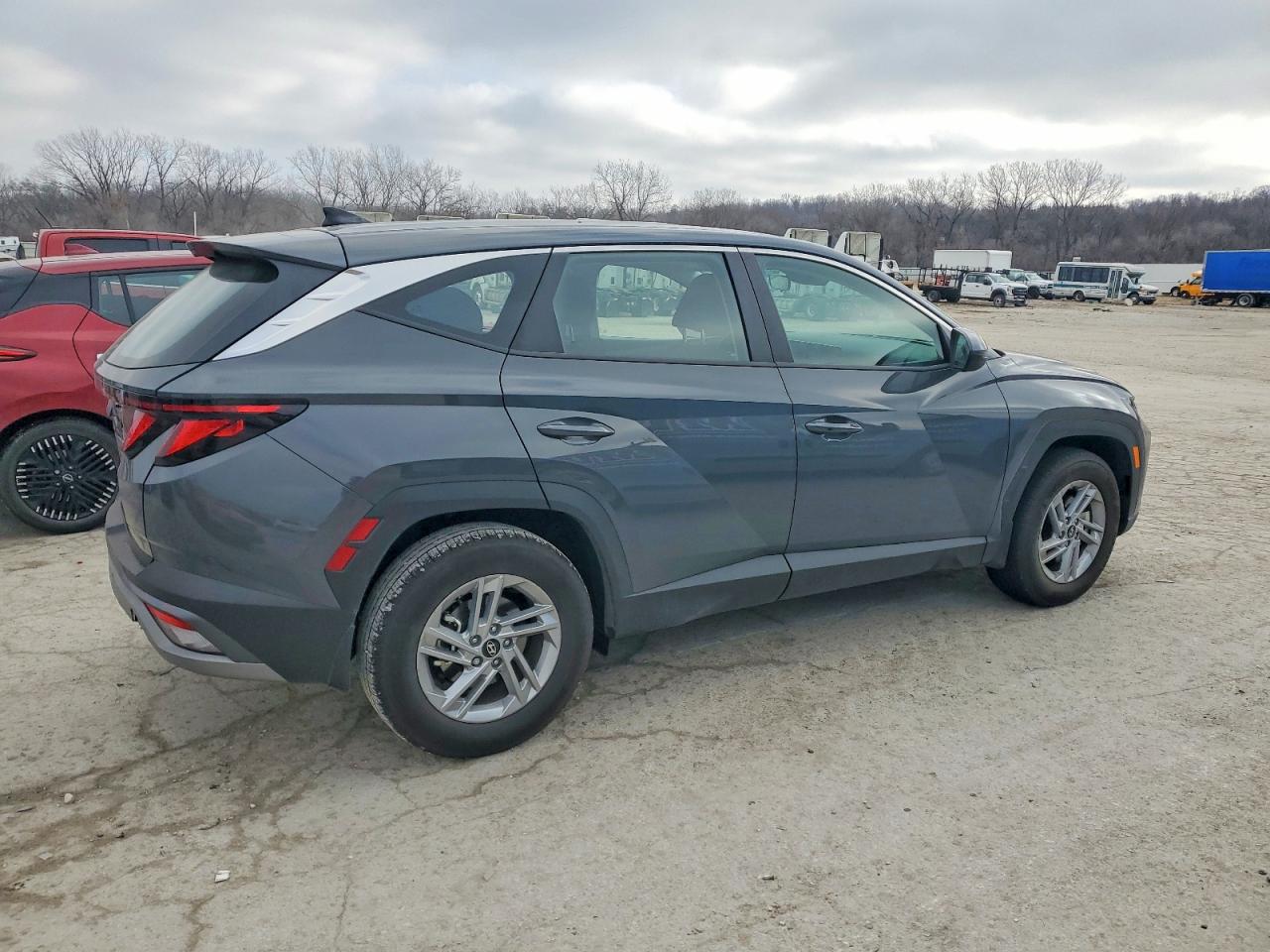 2025 HYUNDAI TUCSON SE photo 5