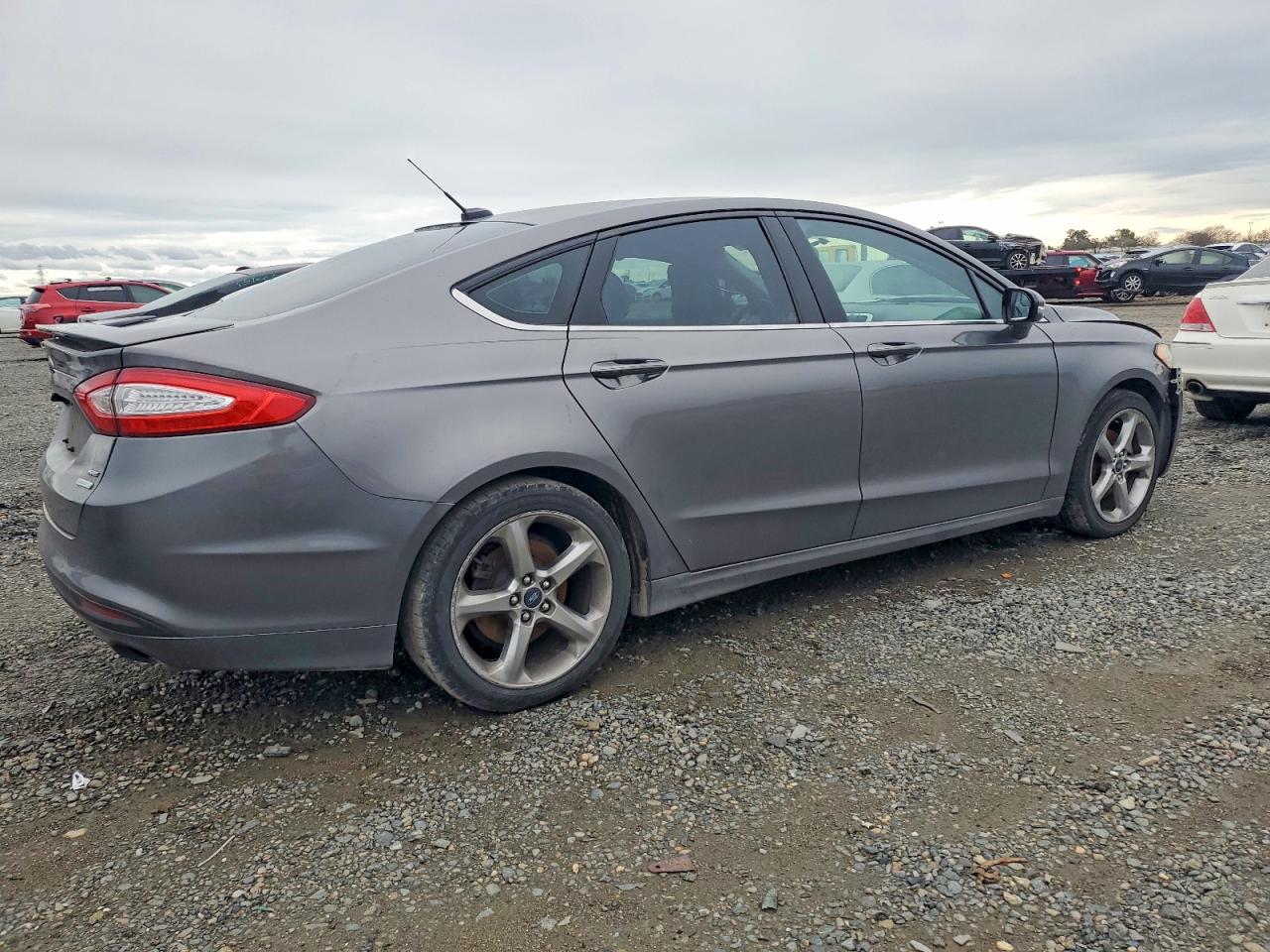 2013 FORD FUSION SE photo 3