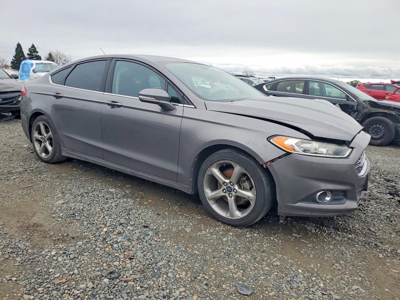 2013 FORD FUSION SE photo 4