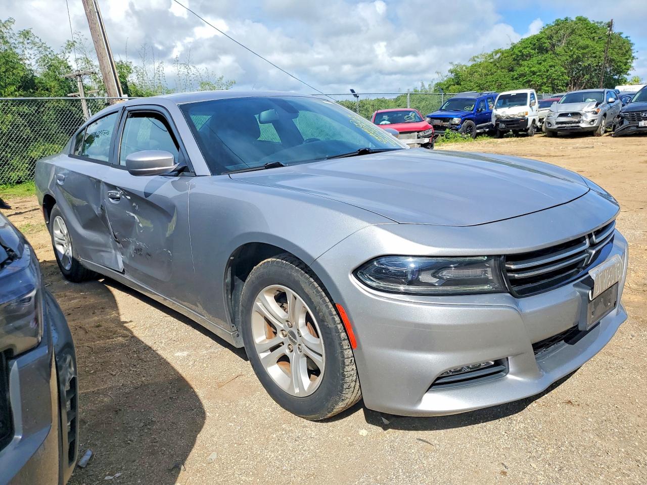 2015 DODGE CHARGER SE photo 4