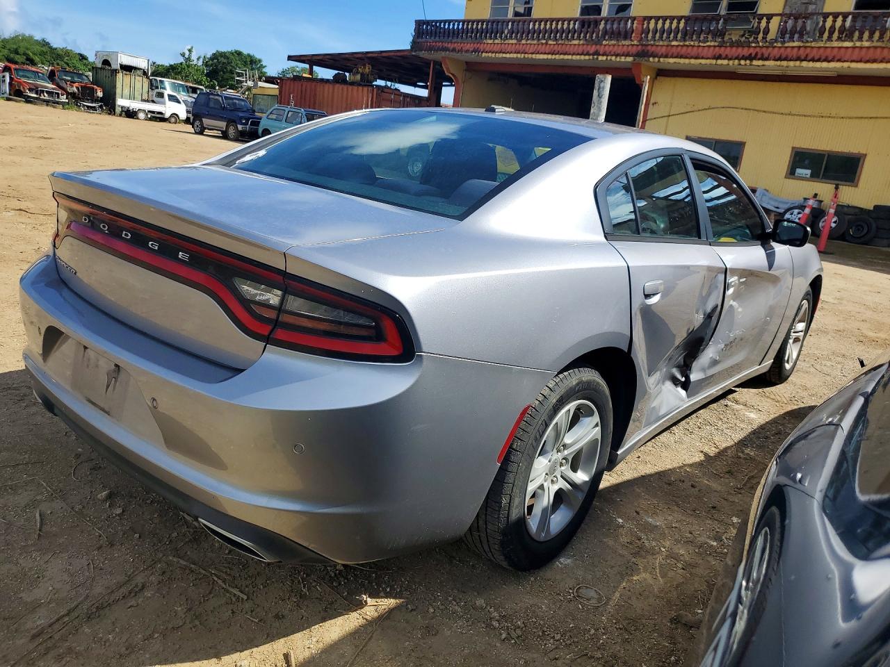 2015 DODGE CHARGER SE photo 3