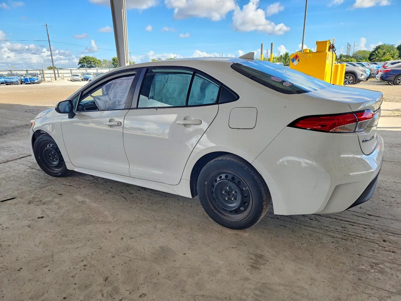 2023 TOYOTA COROLLA LE photo 2