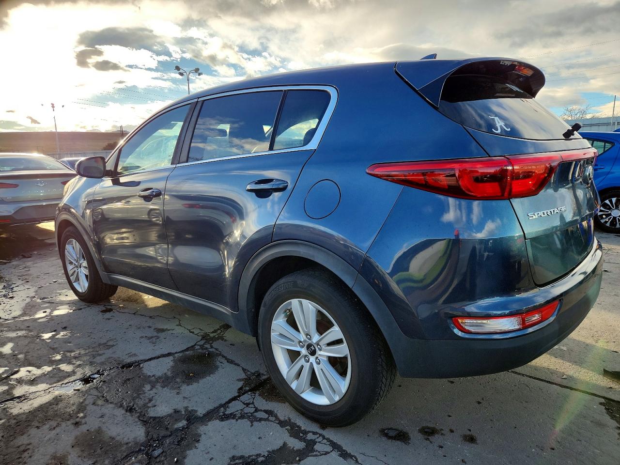 2017 KIA SPORTAGE LX photo 2