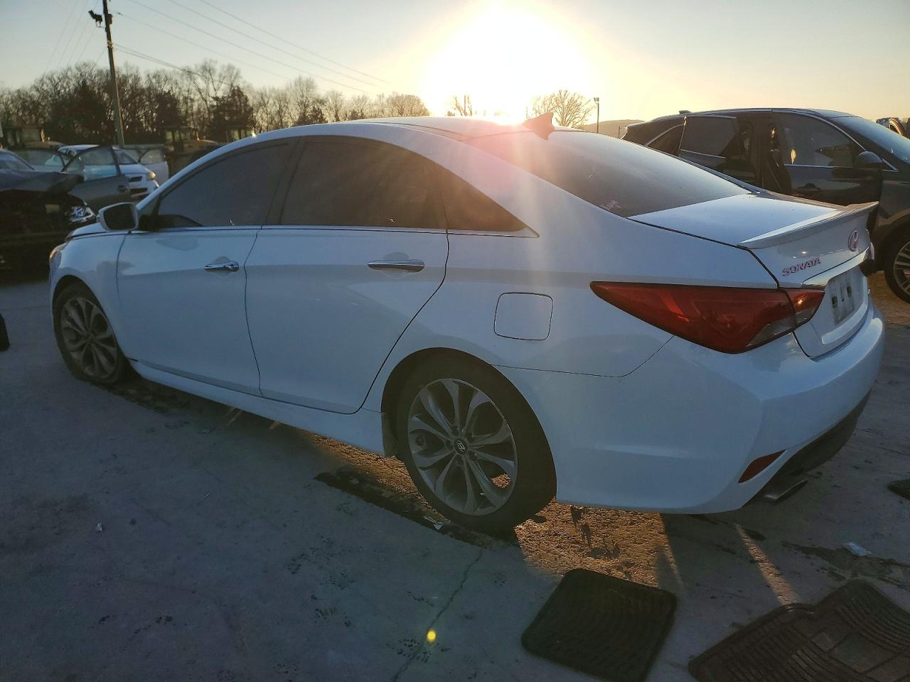 2014 HYUNDAI SONATA SE photo 2