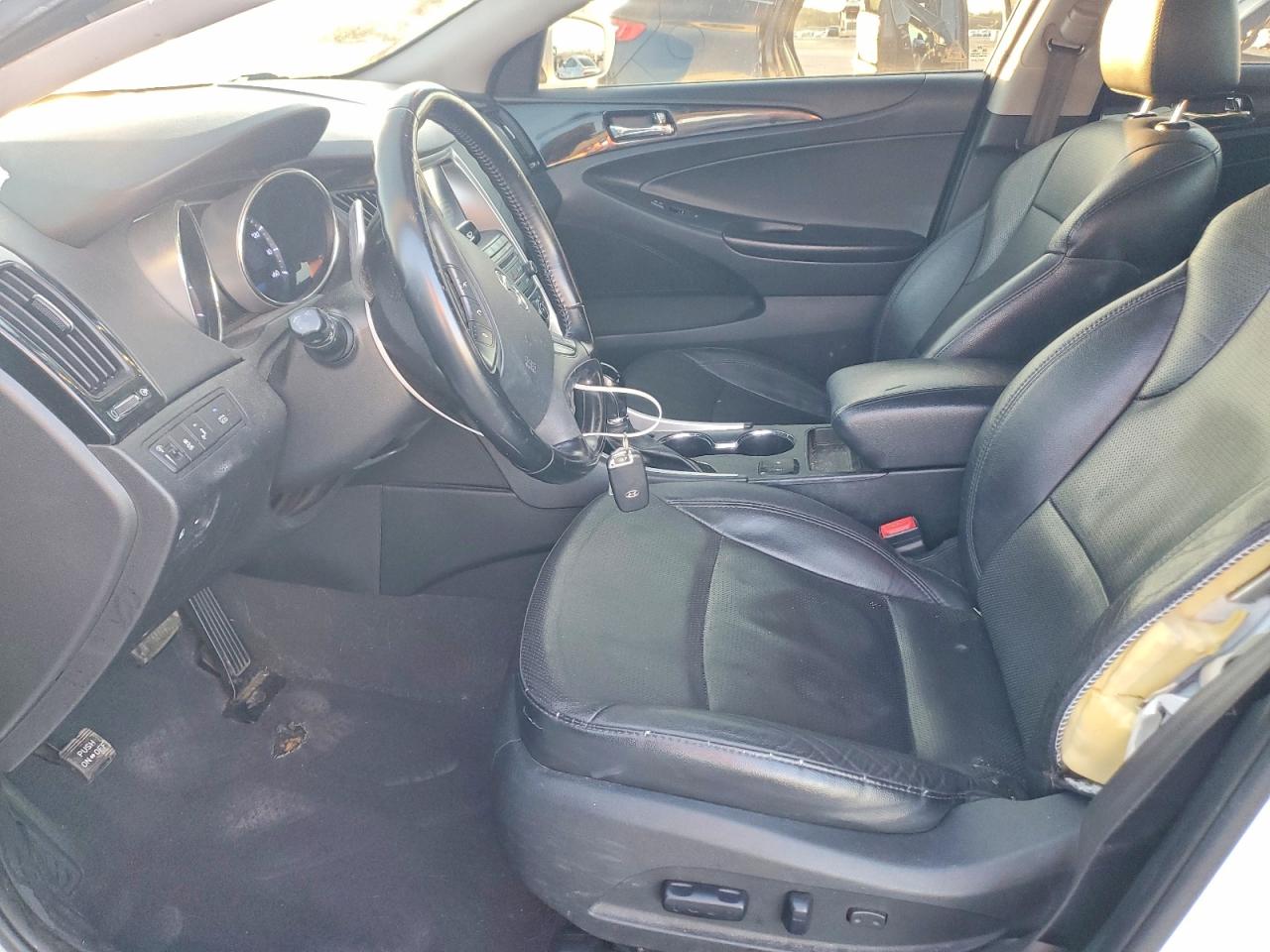 2014 HYUNDAI SONATA SE photo 7