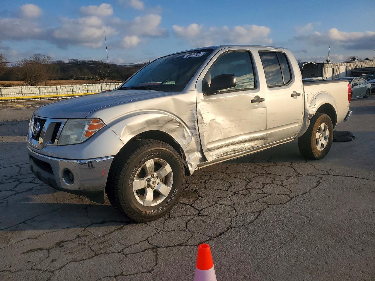 2011 NISSAN FRONTIER