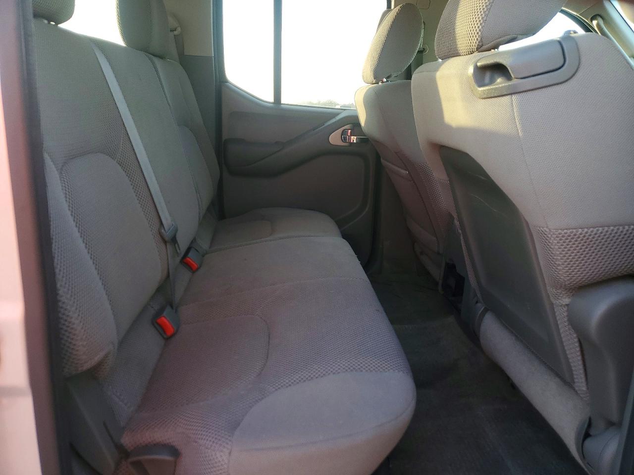 2011 NISSAN FRONTIER S photo 10