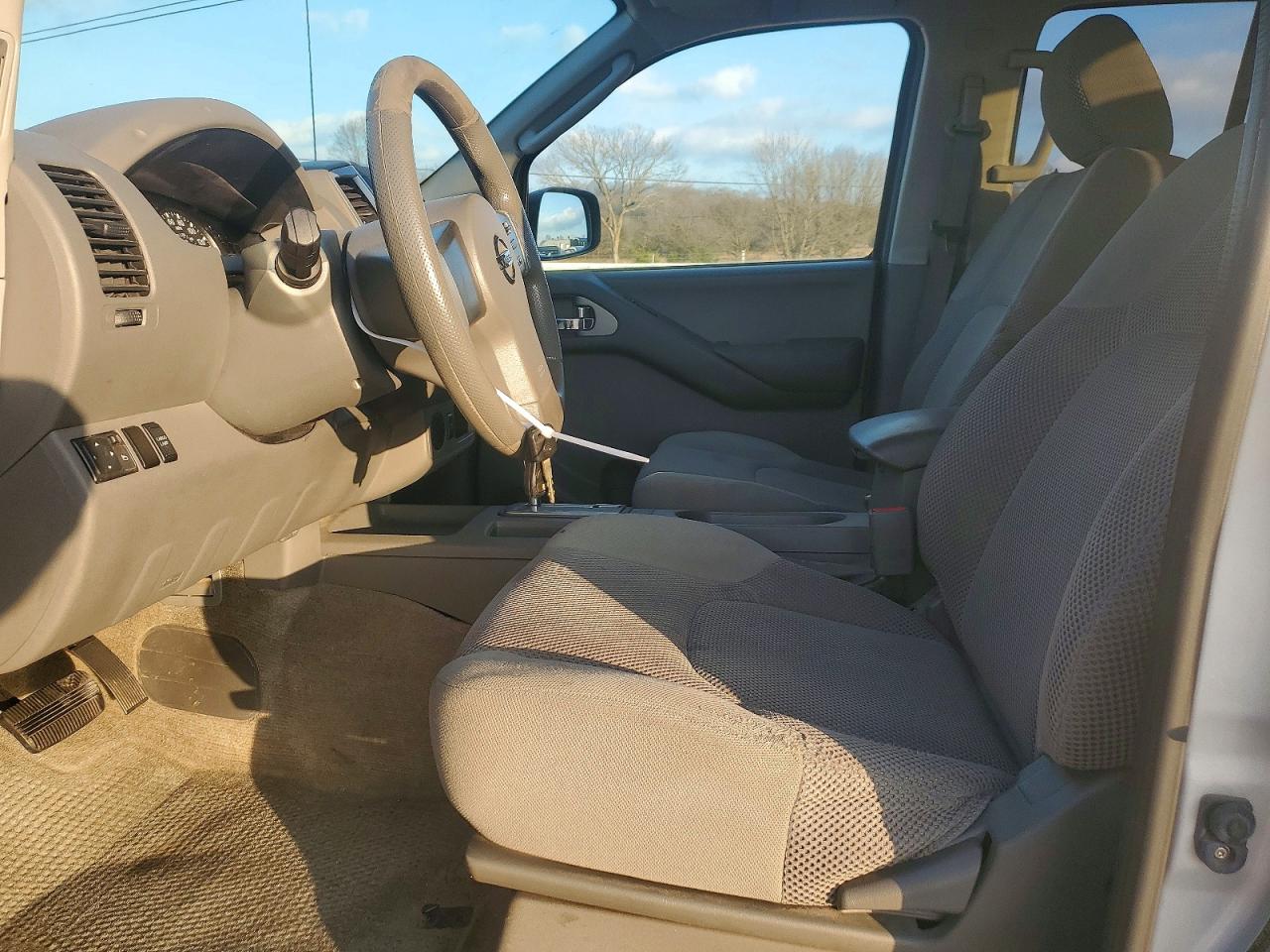 2011 NISSAN FRONTIER S photo 7