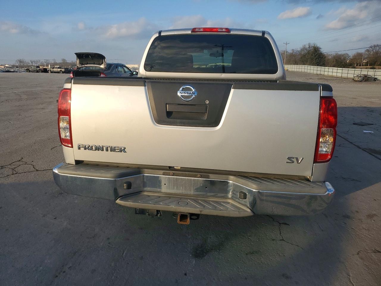 2011 NISSAN FRONTIER S photo 6