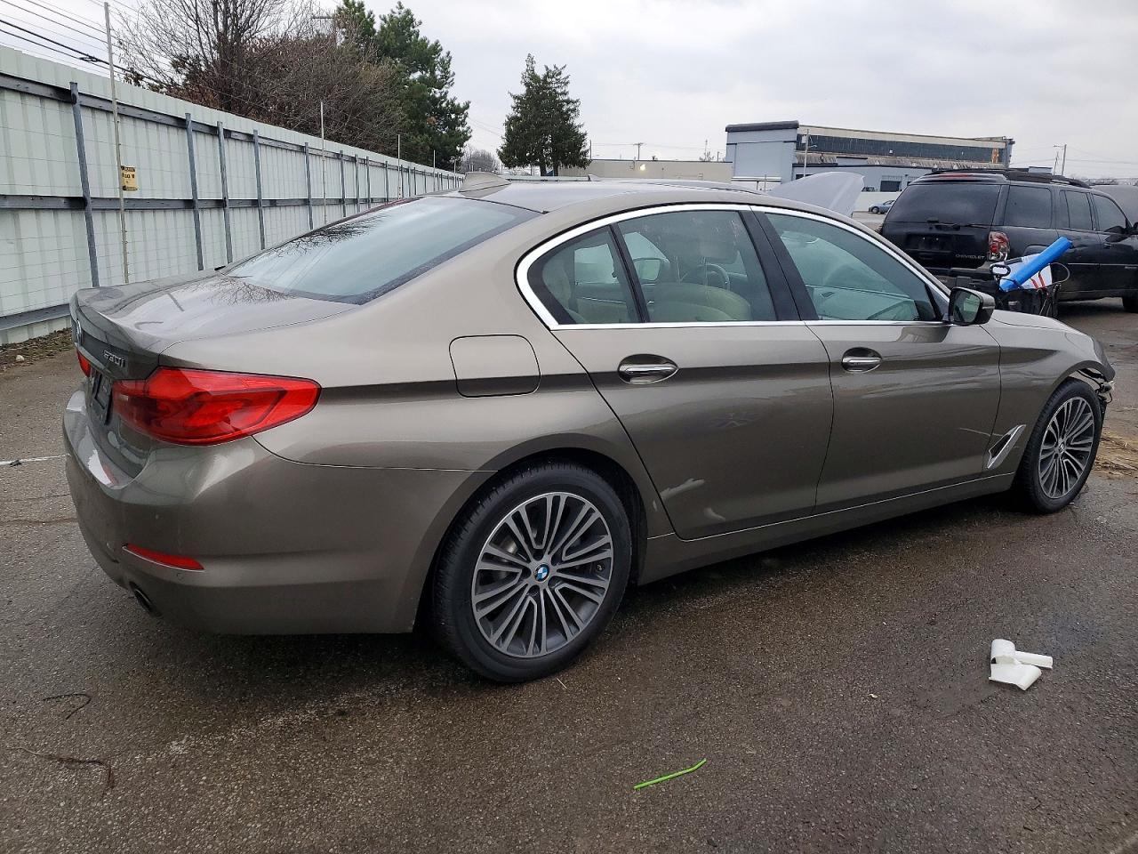 2018 BMW 530 XI photo 3
