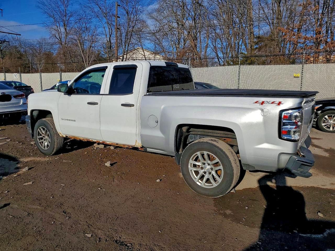 2014 CHEVROLET SILVERADO K1500 photo 2