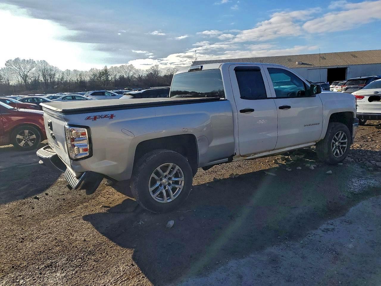 2014 CHEVROLET SILVERADO K1500 photo 3