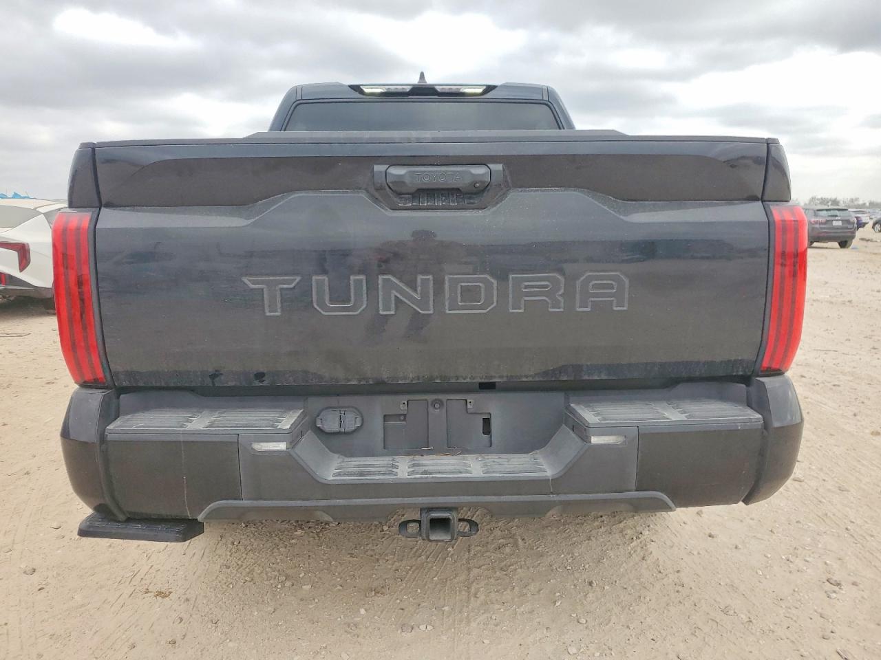 2024 TOYOTA TUNDRA CREWMAX SR photo 6