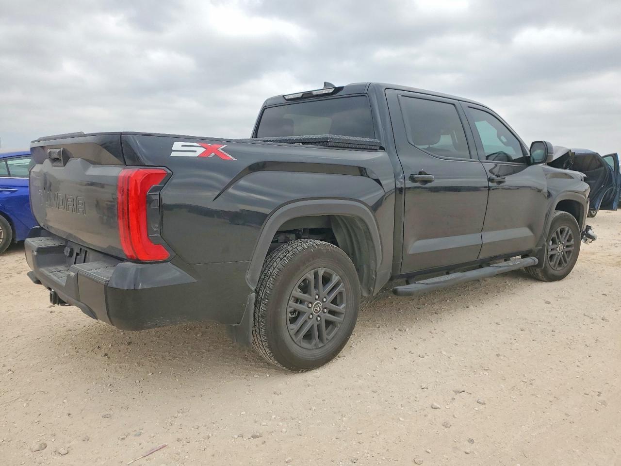 2024 TOYOTA TUNDRA CREWMAX SR photo 3