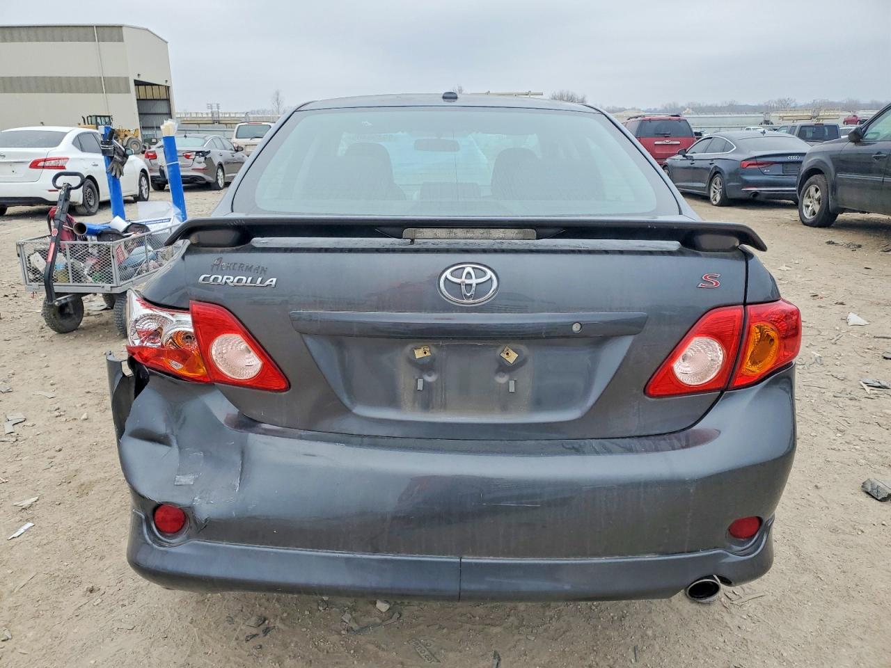 2010 TOYOTA COROLLA photo 11